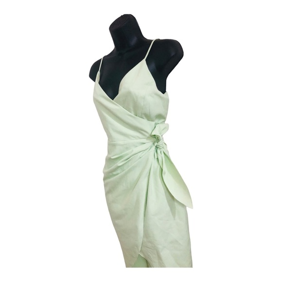 BCBGeneration green V-Neck asymmetrical tie waist tulip Wrap Dress size 6 new - Picture 5 of 13